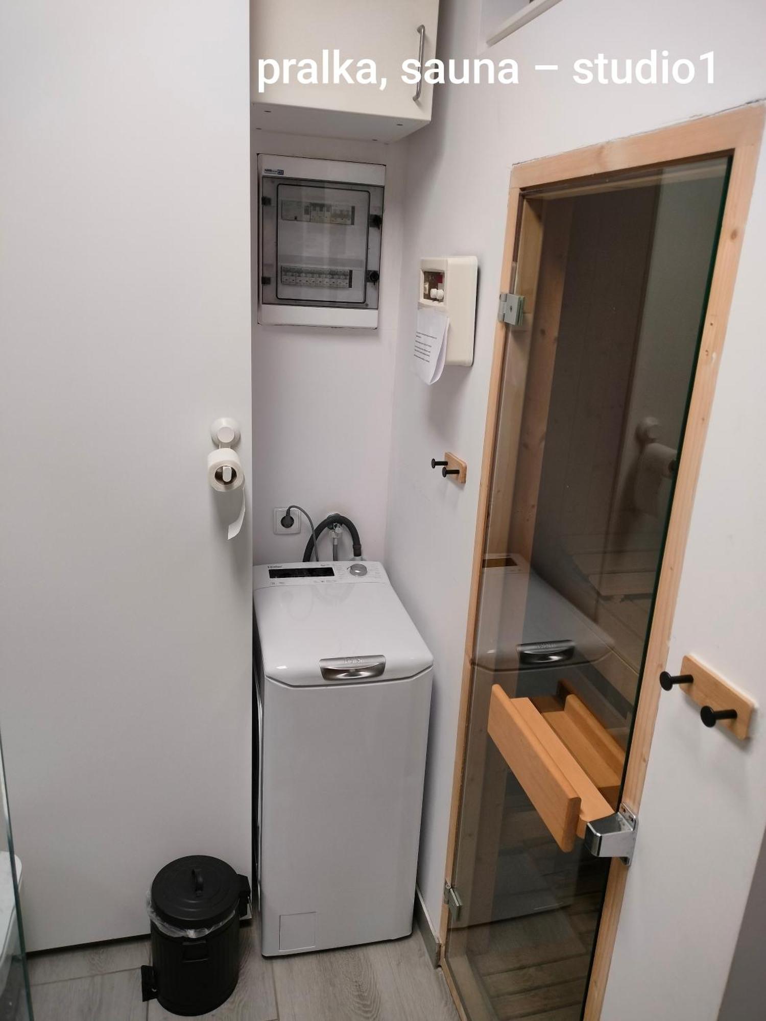Urocze Studia W Lomiankach, 1- Z Sauna I Tarasem, 2- Z Kominkiem, 3- Ekonomiczne, 7Km Metro Mlociny Warszawa Łomianki Exterior foto